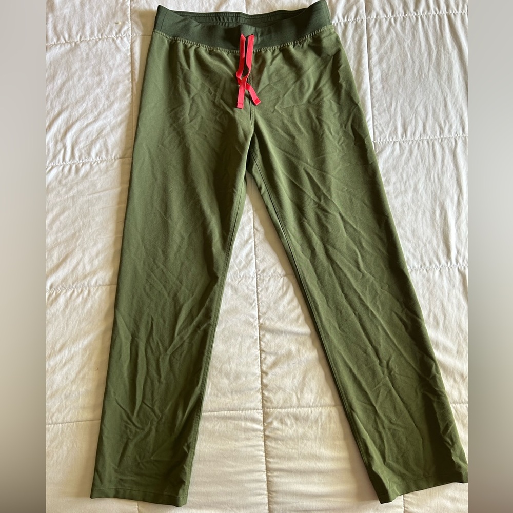 Women’s Olive Green Figs Scrub Pants Size M/T